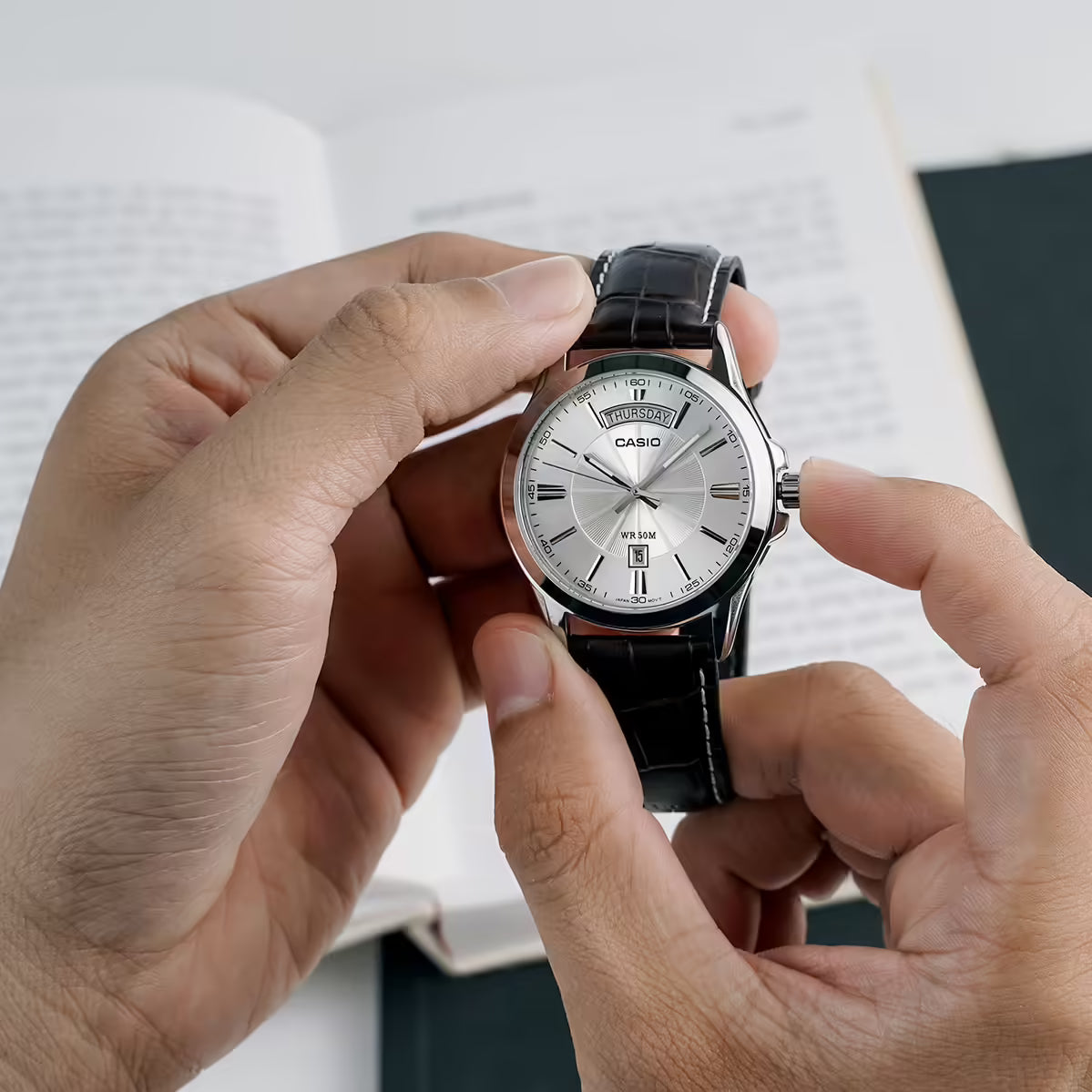 MTP-1381L-7AVDF Casio Analog Quartz Watch For Men's.