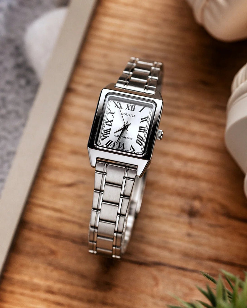 LTP-V007D-7BUDF Casio Silver Dial Silver Stainless Steel Chain Analog Quartz Women's Watch with box and bag - Timecheck